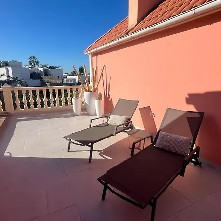 Spacious 500 M From The Sea! Playa Del Duque Vakantiehuis *