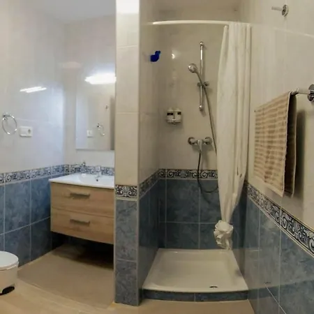 Vakantiehuis Spacious 500 M From The Sea! Playa Del Duque Costa Adeje (Tenerife)