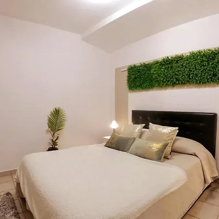 Spacious 500 M From The Sea! Playa Del Duque Vakantiehuis *