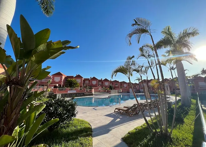 別荘 Spacious 500 M From The Sea! Playa Del Duque アデヘ