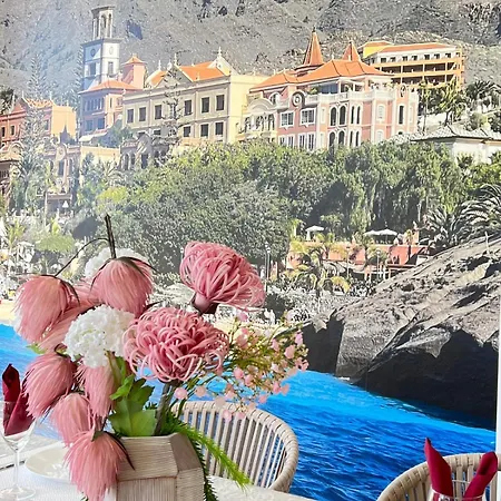 Spacious 500 M From The Sea! Playa Del Duque 펜션