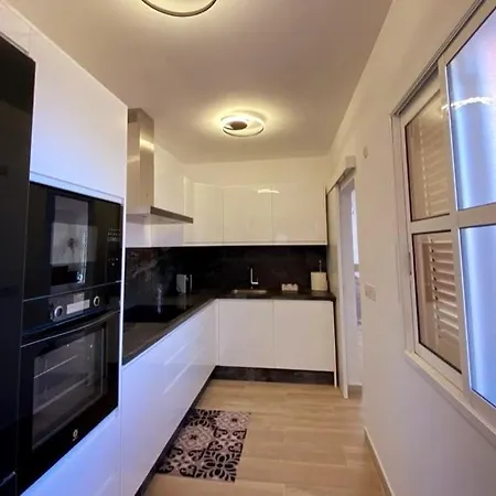Semesterbostad Spacious 500 M From The Sea! Playa Del Duque Costa Adeje (Tenerife)