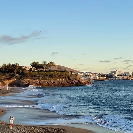 Semesterbostad Spacious 500 M From The Sea! Playa Del Duque *
