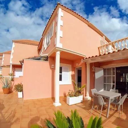 Semesterbostad Spacious 500 M From The Sea! Playa Del Duque *