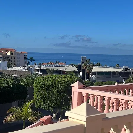 Spacious 500 M From The Sea! Playa Del Duque Semesterbostad
