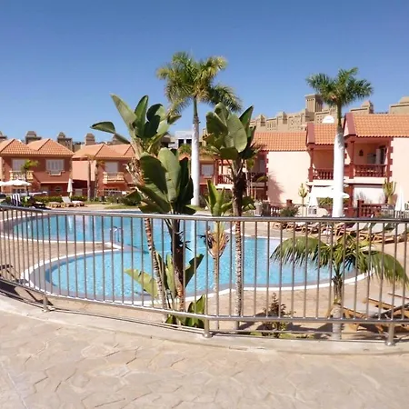 Semesterbostad Spacious 500 M From The Sea! Playa Del Duque *