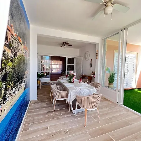 Semesterbostad Spacious 500 M From The Sea! Playa Del Duque Costa Adeje (Tenerife)
