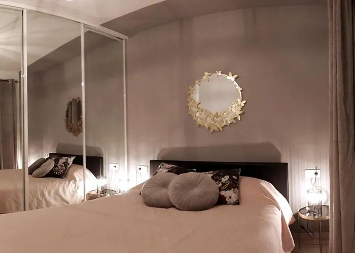 Spacious 500 M From The Sea! Playa Del Duque Tatil Evi *