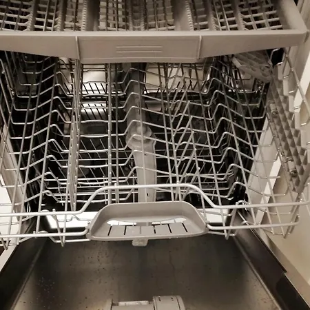 Spacious 500 M From The Sea! Playa Del Duque בית נופש אדחה